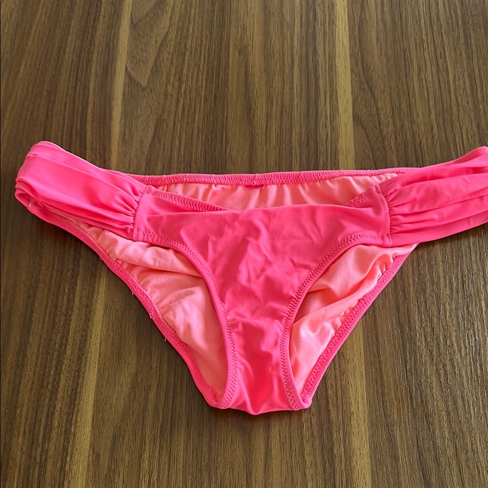 EUC Vibrant Pink Bikini Bottom 👽 👽